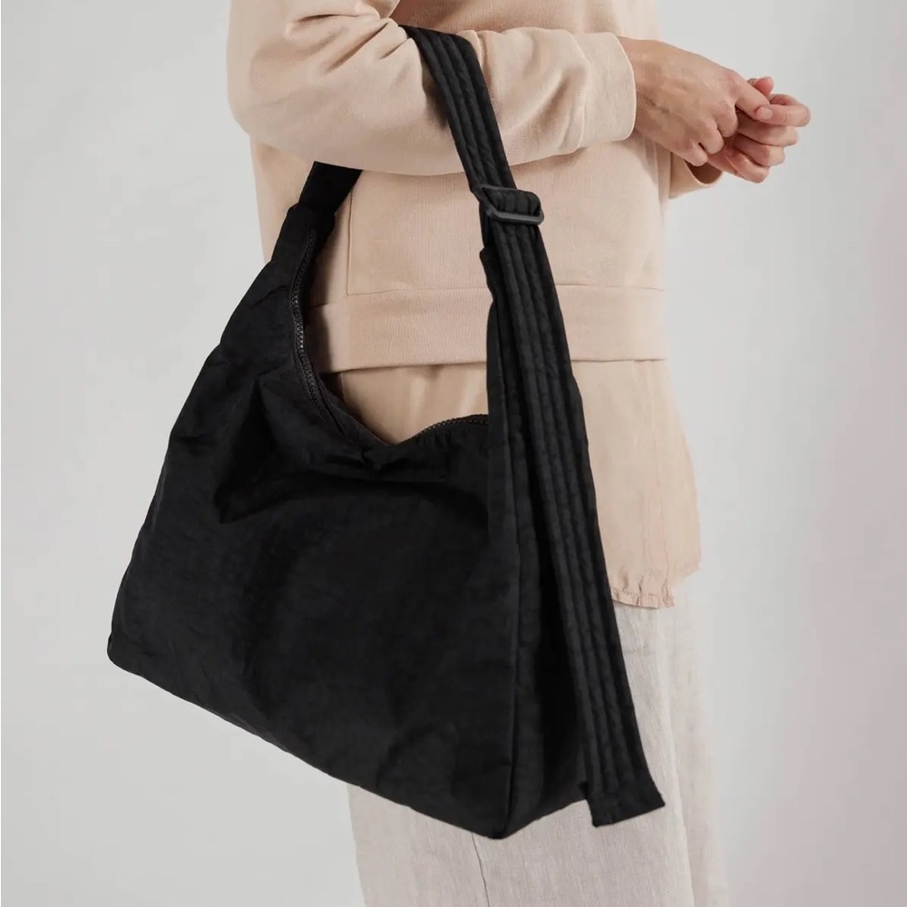 BAGGU Nylon Shoulder Bag